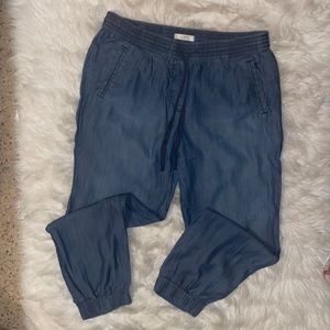 Loft Chambray pull on jeans